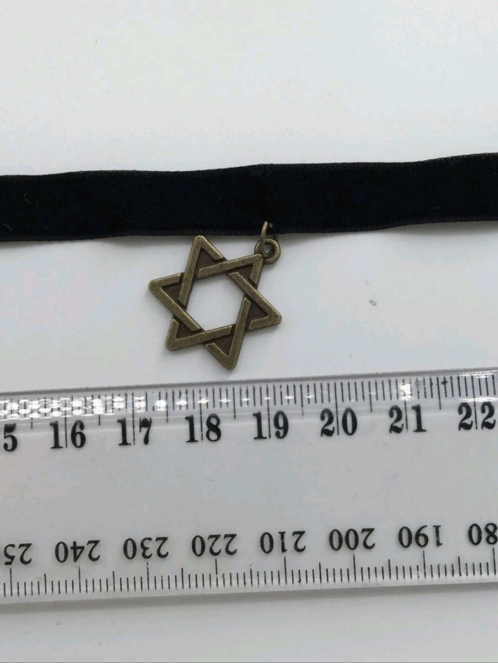 Choker Necklace - Picture 4 of 8
